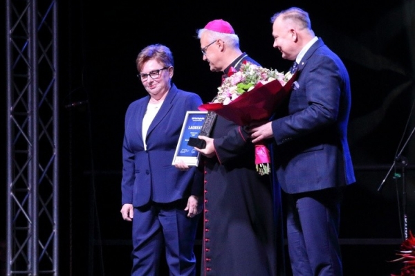 816b000d80d09c755284e028d8faf3