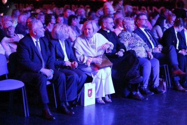 7f9bbc8fd3ddf8c11ceae783b6e76619