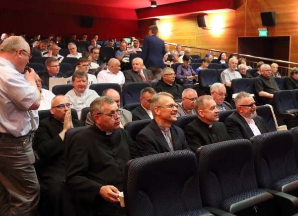 205737 6rlM synod1 83