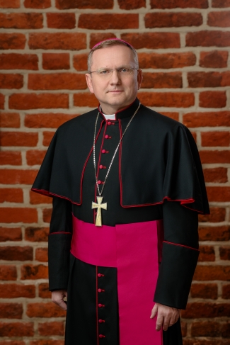 Abp Urbaczyk FOTO oficiall2